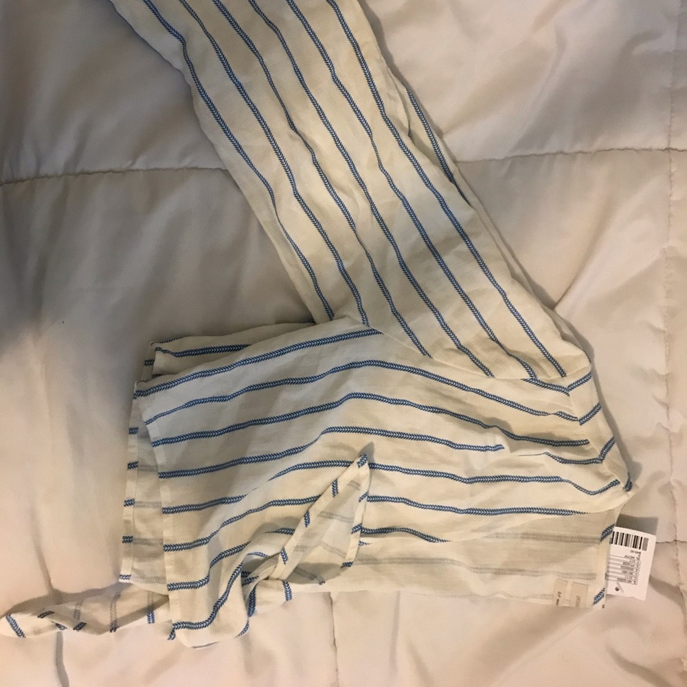 Urban Outfitter’s Long Sleeve Linen Tie Crop
